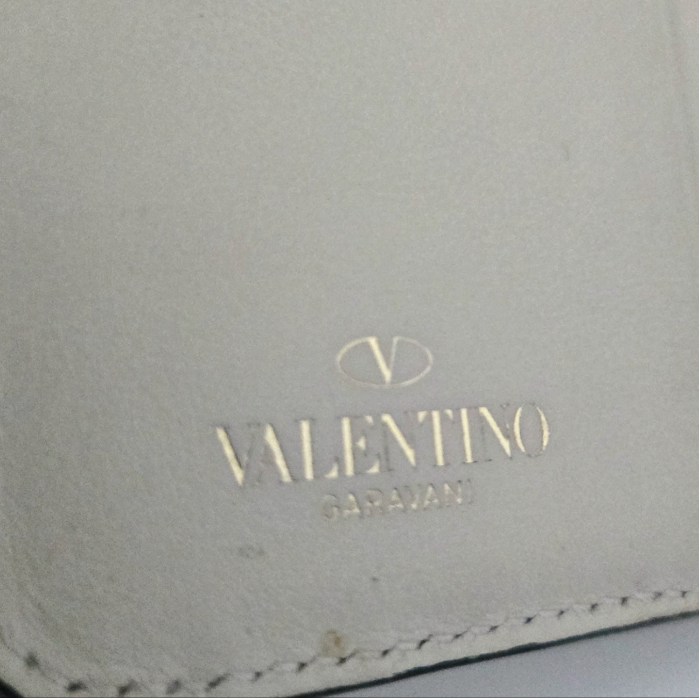 Authentic VALENTINO Garavani Cream Rockstud Bifold Wallet Clutch Leather - Picture 5 of 10